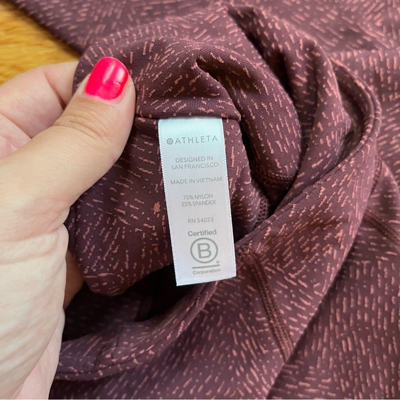 Athleta Salutation Stash Pocket Rainwater Tight in Antique Burgundy size XS - Picture 8 of 10
